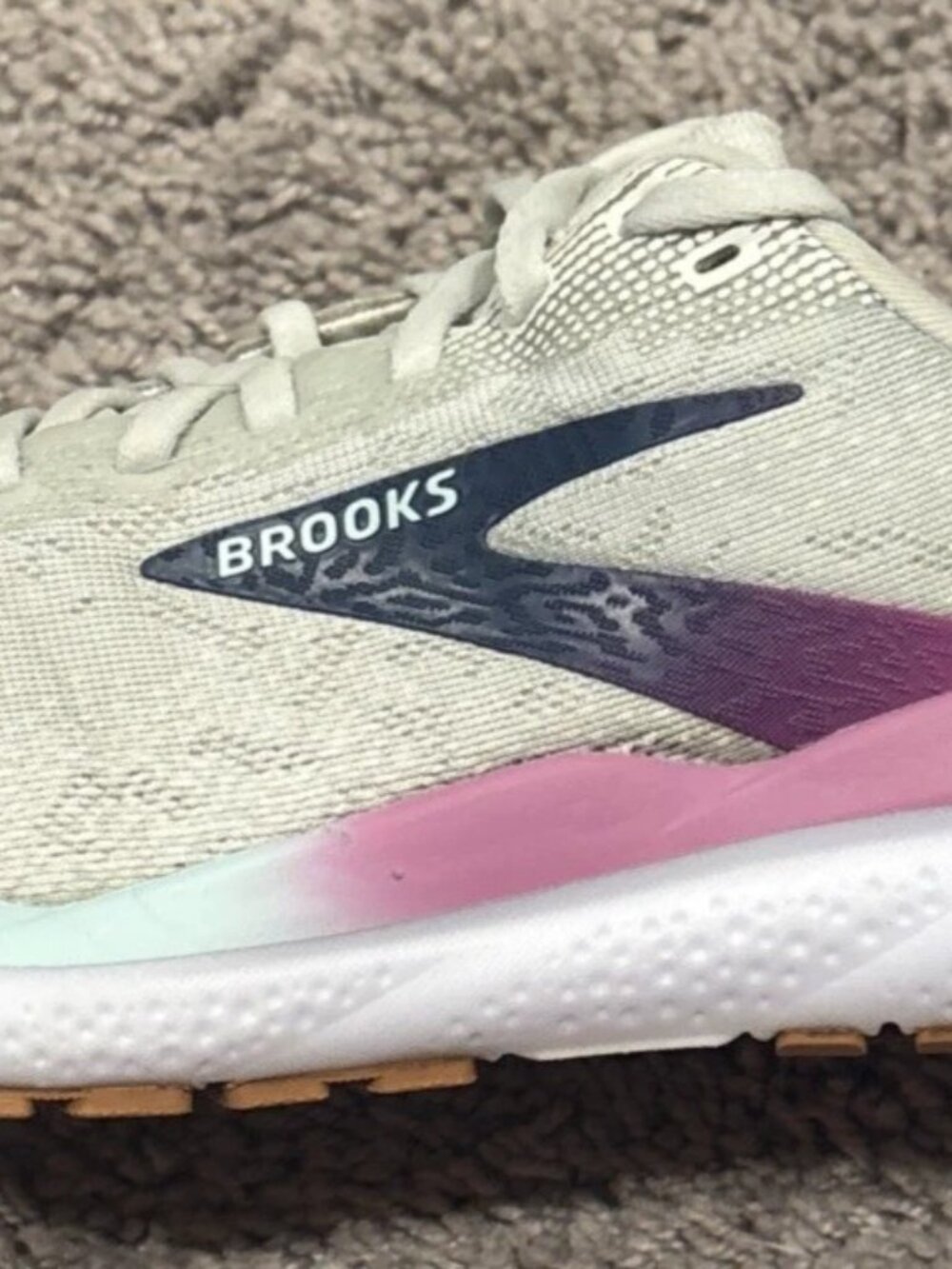 Brooks Women's Ghost 16 1204071B175 Gray Running Shoes Sneakers Size 7 B